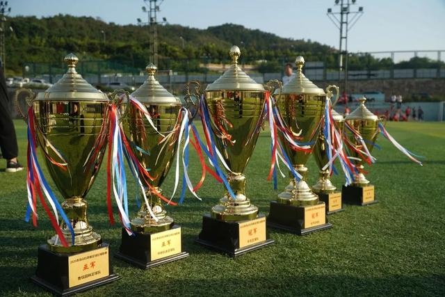 爱德华兹44分森林狼险胜步行者 活塞力克篮网